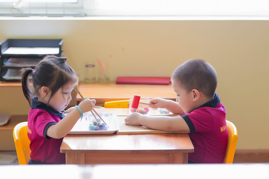 Khám phá lĩnh vực Thực hành cuộc sống trong lớp học Montessori